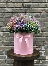 Цветочная композиция из Гипсофила и Розы в шляпной коробке в Ямном