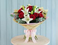 Букет цветов из:  Лилии и Розы в Ямном