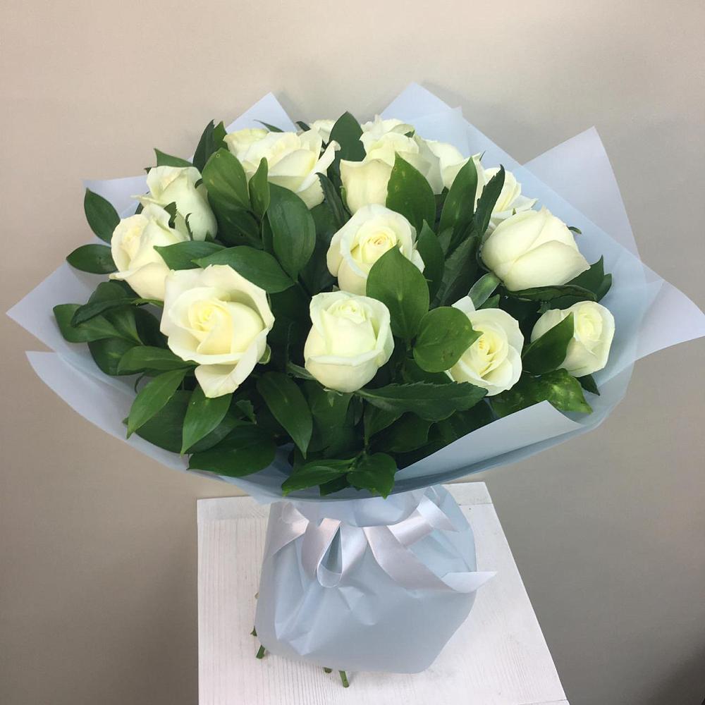 Букет 15 Белых роз Проуд в Ямном