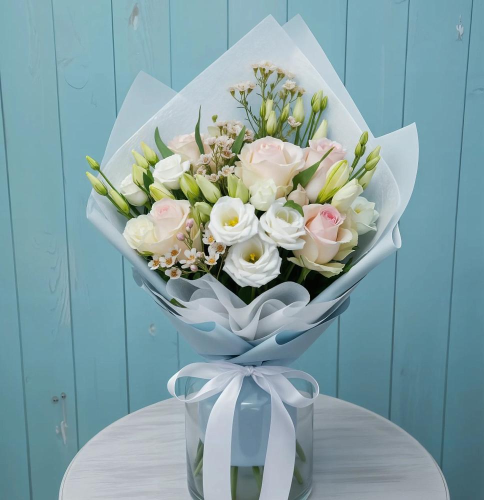 Букет цветов из: Розы и Лизиантусы в Ямном