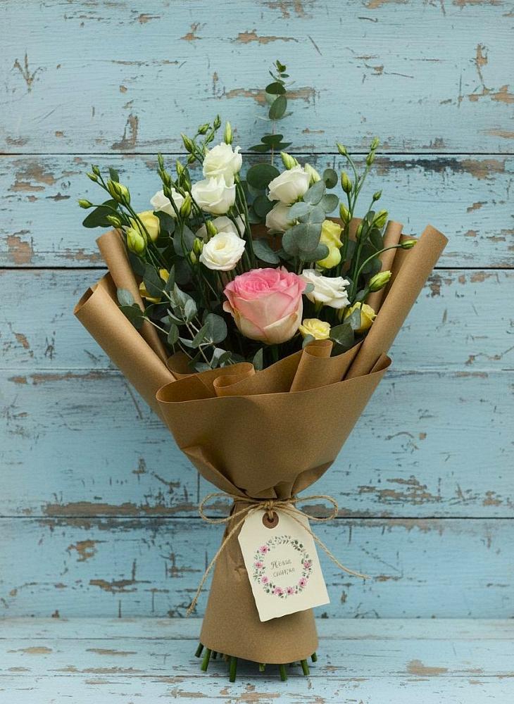 Букет цветов из: Розы и Лизиантусы в Ямном