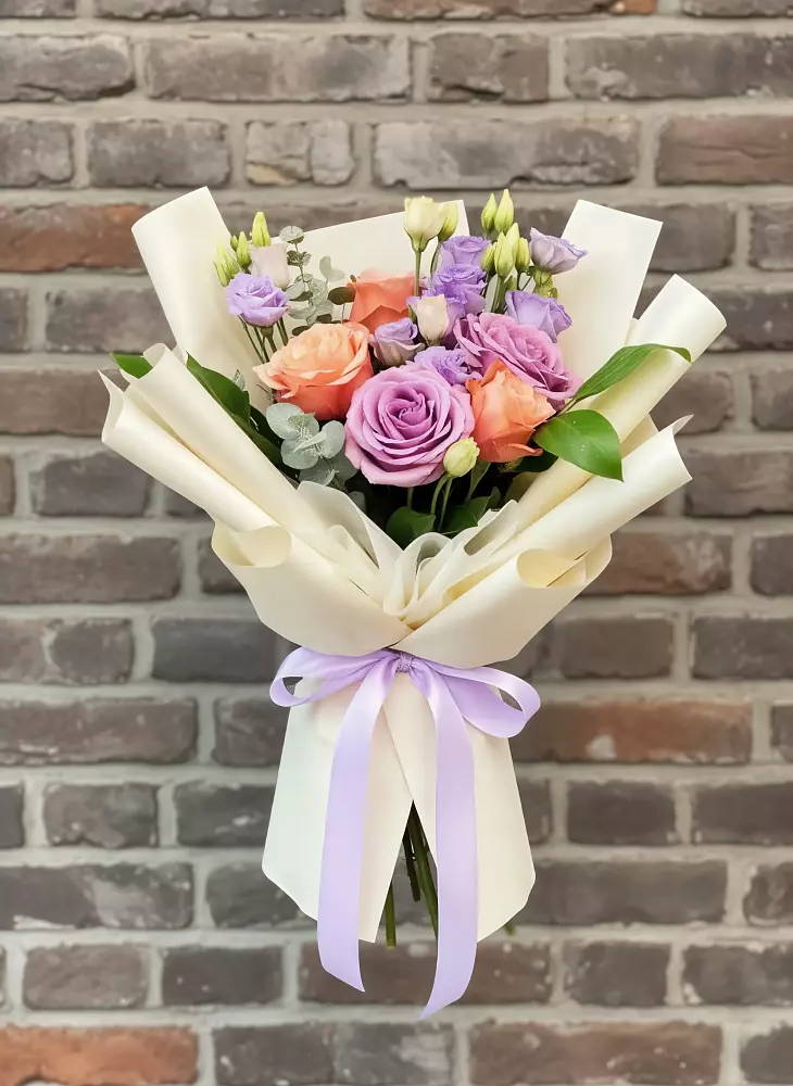 Букет цветов из: Лизиантусы и Розы в Ямном