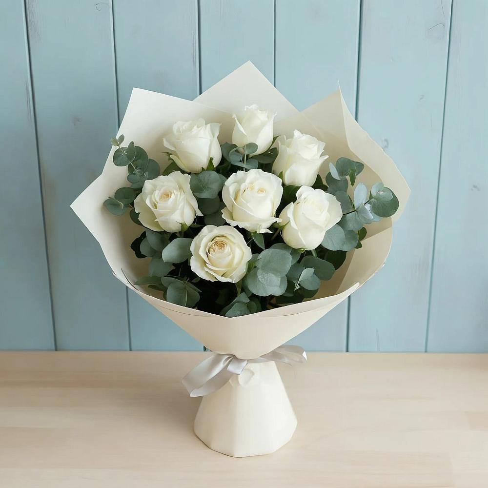 Букет Белые розы в Эвкалипте в Ямном