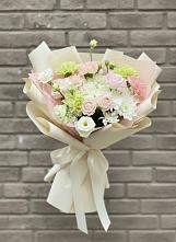 Букет цветов из:  Гвоздики, Розы, Лизиантусы и Хризантемы в Ямном