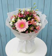 Букет цветов из:  Герберы, Альстромерии и Лизиантусы в Ямном