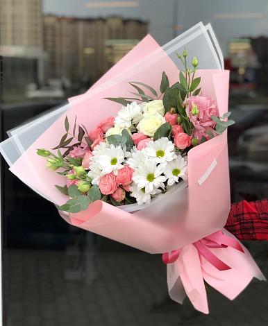 Букет цветов из: Розы, Лизиантусы и Хризантемы в Ямном