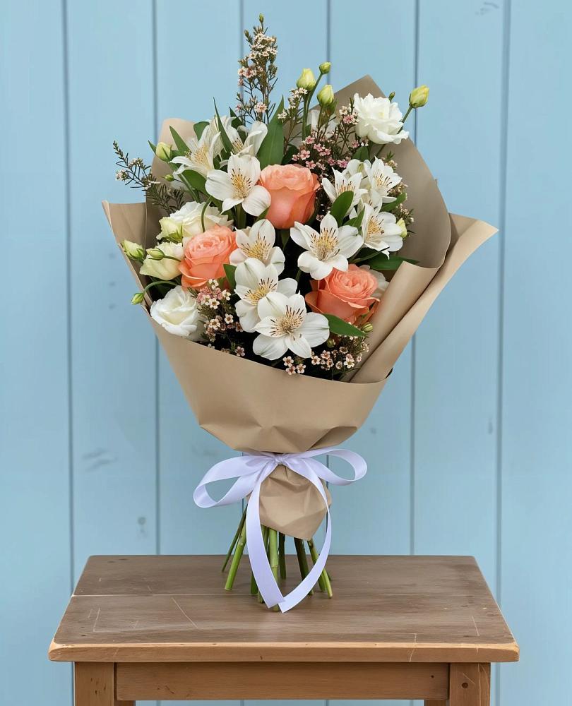 Букет цветов из: Альстромерии, Лизиантусы, Розы и Хризантемы в Ямном